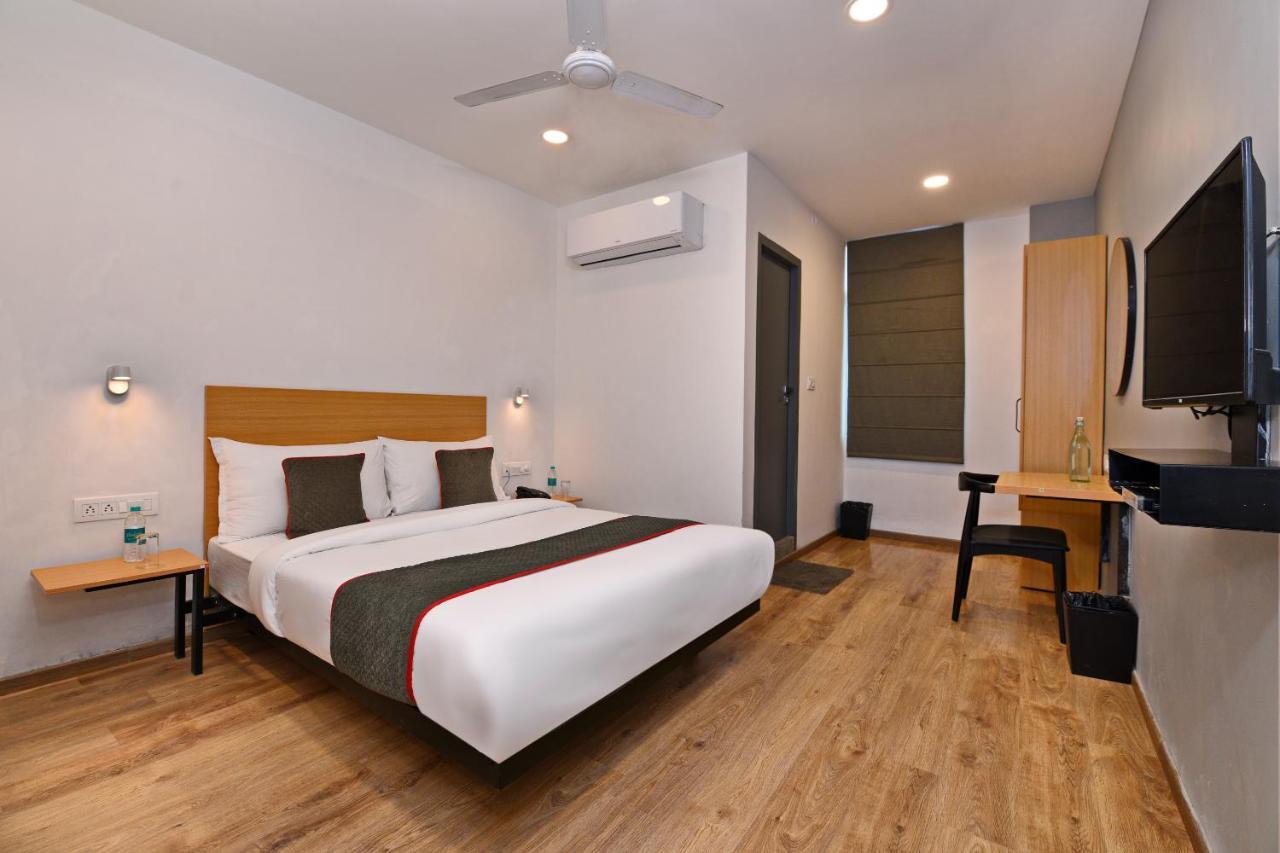 Townhouse Function Inn Near Chaudhary Charan Singh International Airport Лакнау Екстериор снимка