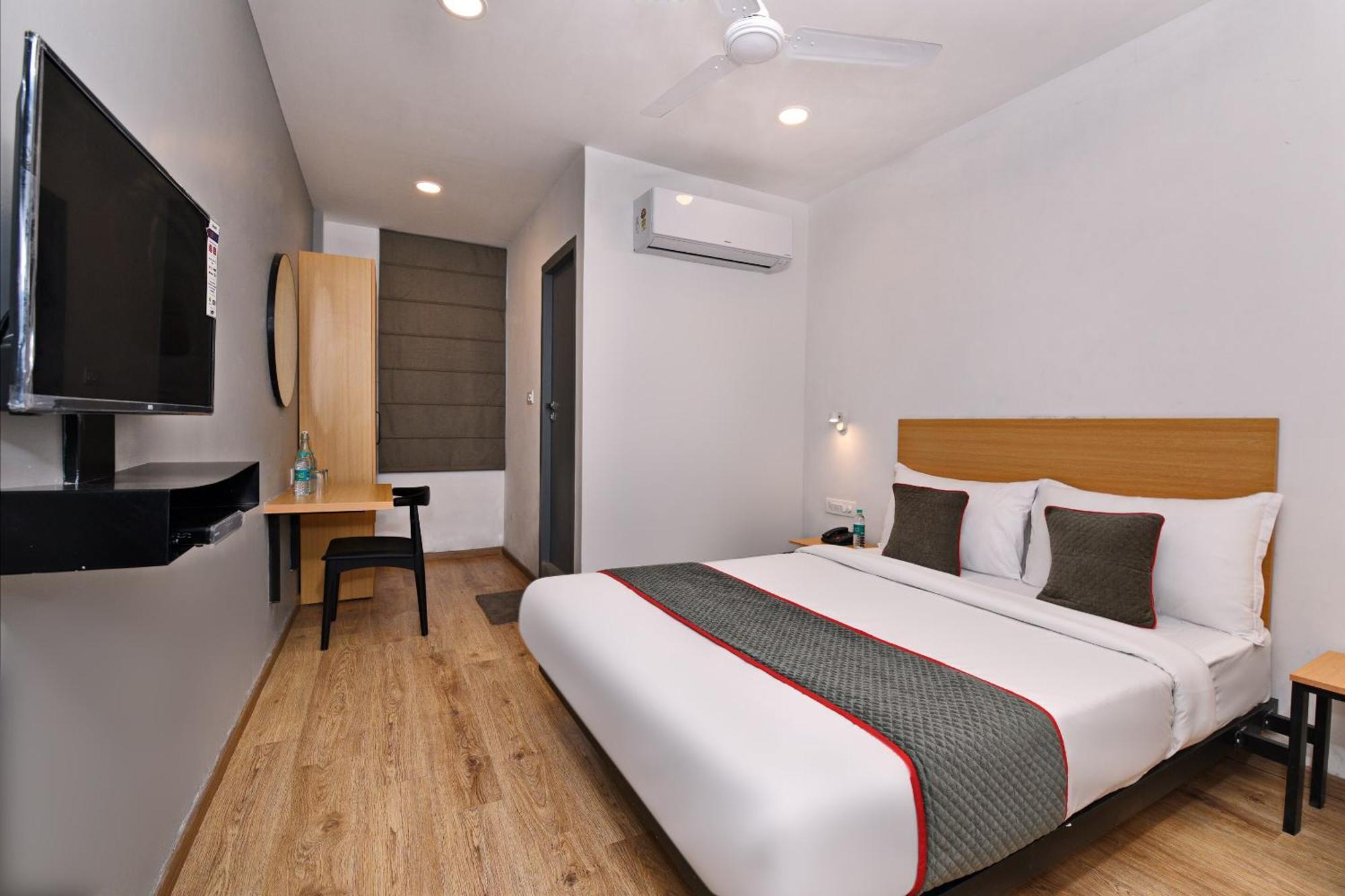 Townhouse Function Inn Near Chaudhary Charan Singh International Airport Лакнау Екстериор снимка