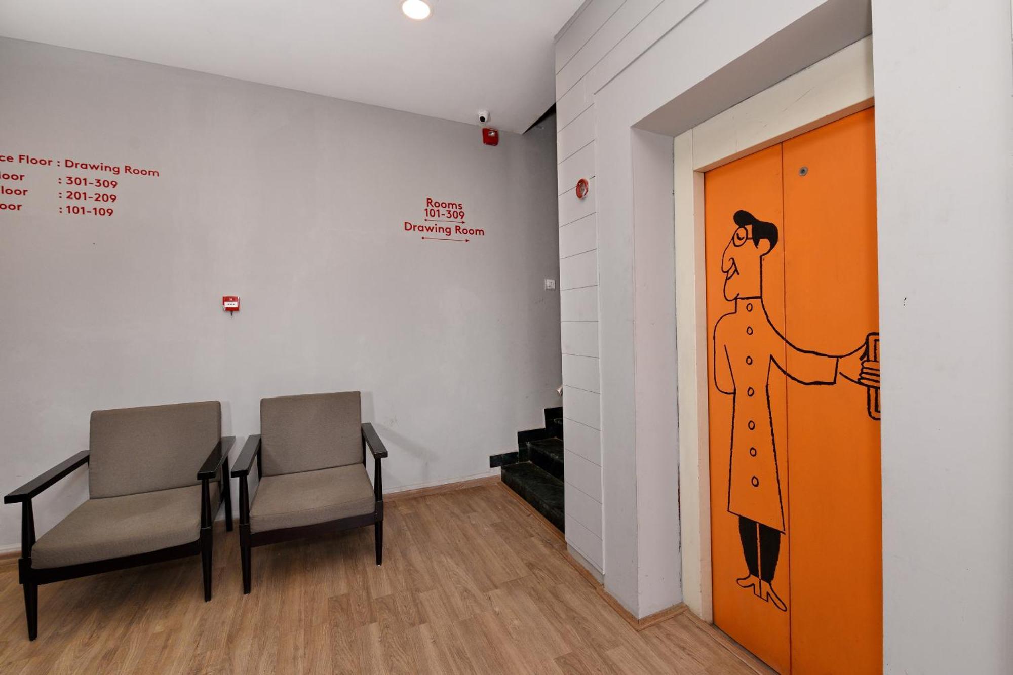 Townhouse Function Inn Near Chaudhary Charan Singh International Airport Лакнау Екстериор снимка