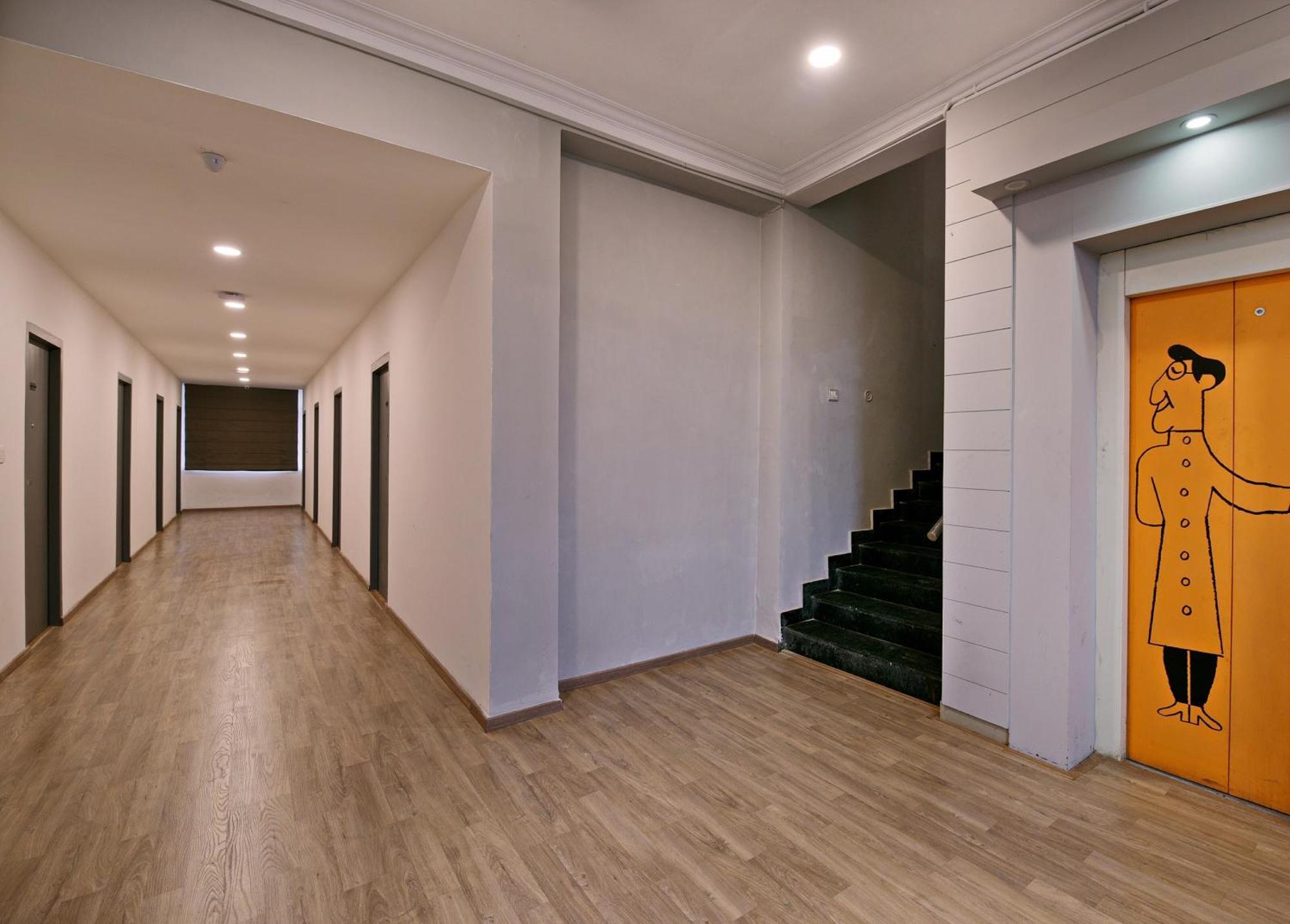 Townhouse Function Inn Near Chaudhary Charan Singh International Airport Лакнау Екстериор снимка